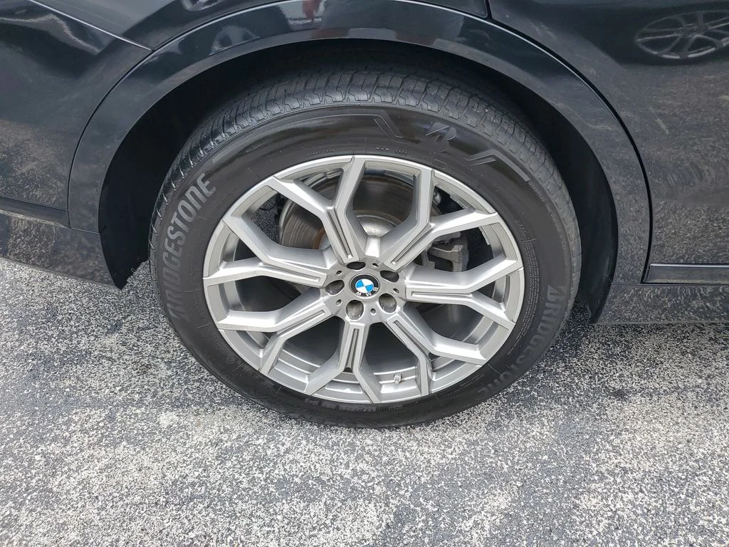 Used 2020 Black BMW xDrive40i image 6