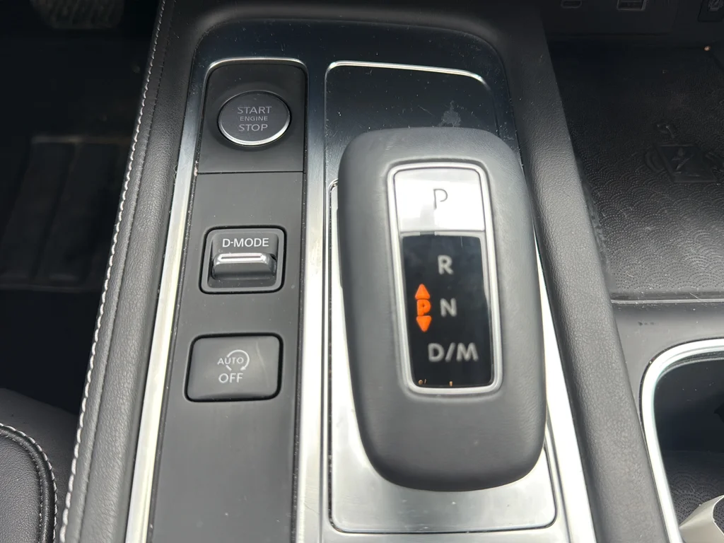 Used 2025 Gray INFINITI LUXE image 26