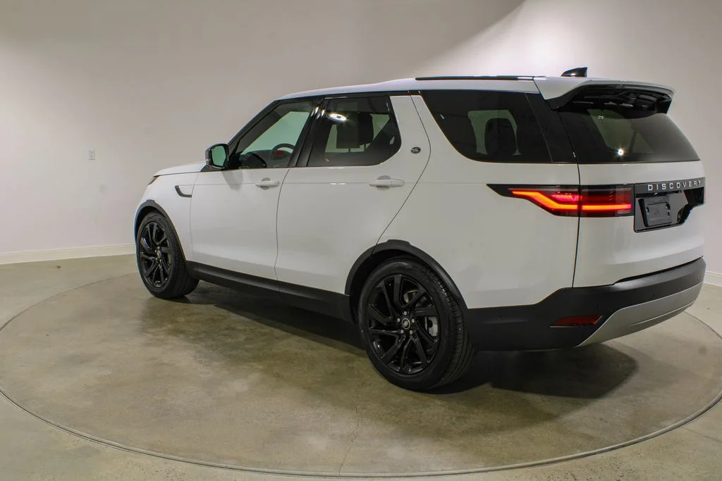 Certified Used 2025 Fuji White Land Rover S image 3