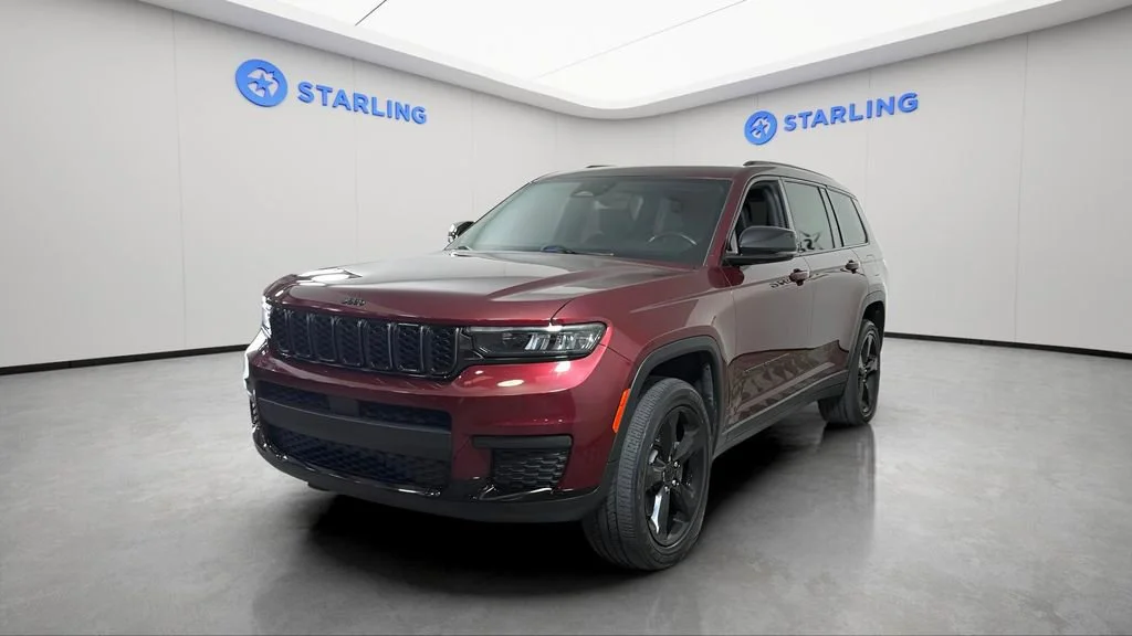 Used 2022 Red Jeep Altitude 4x2 image 16