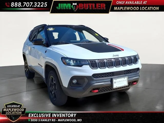 Used 2023  Jeep Trailhawk image 6