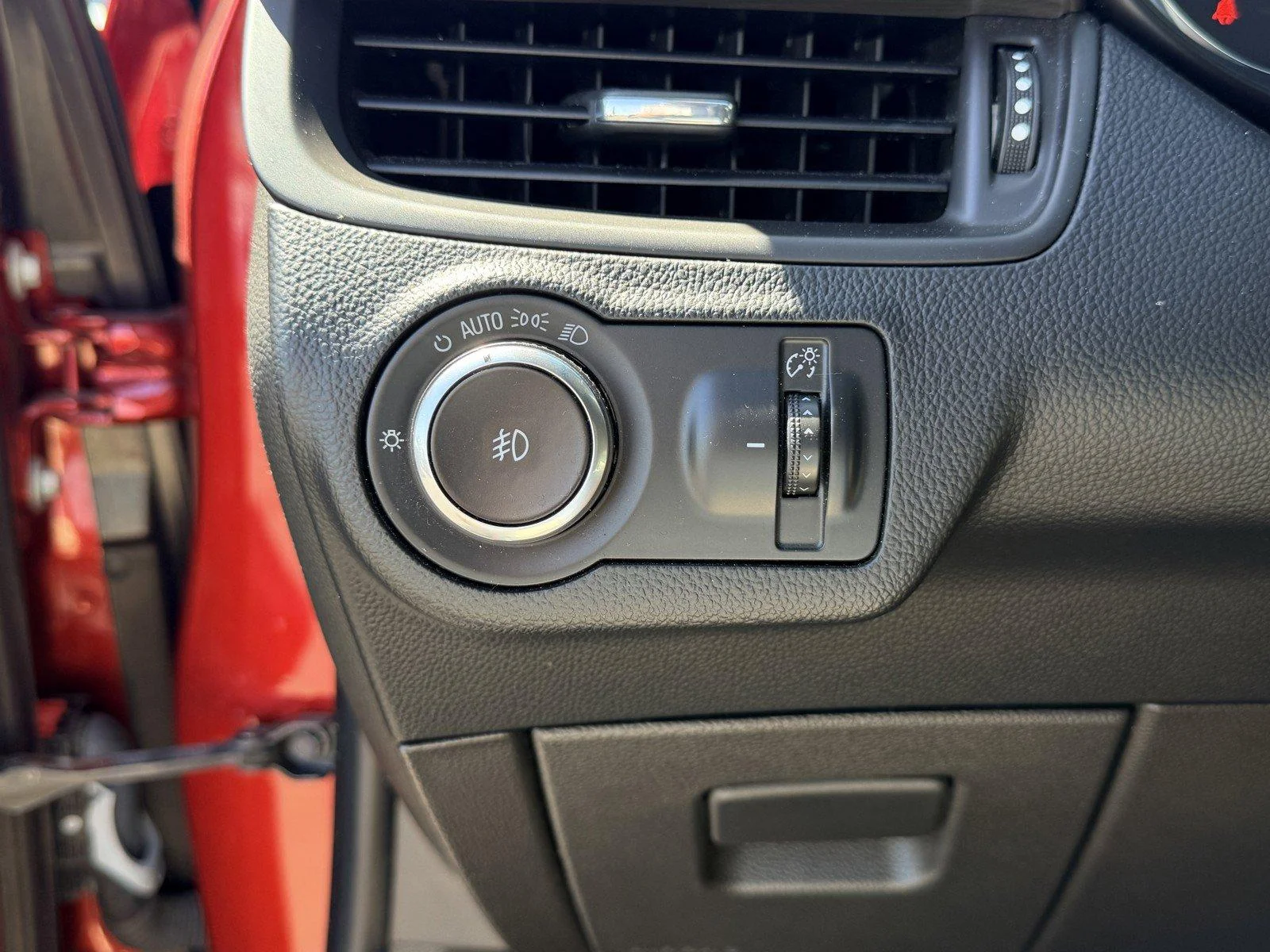 Used 2019 CHILI RED METALLIC Buick Preferred image 20