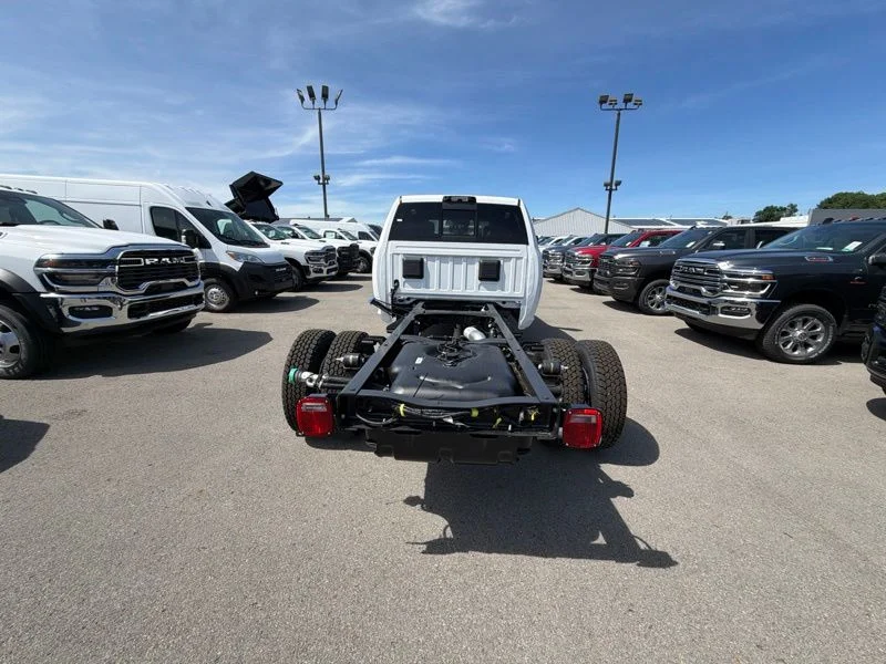 New 2026 Bright White Clear-Coat Exterior Paint RAM Laramie image 4