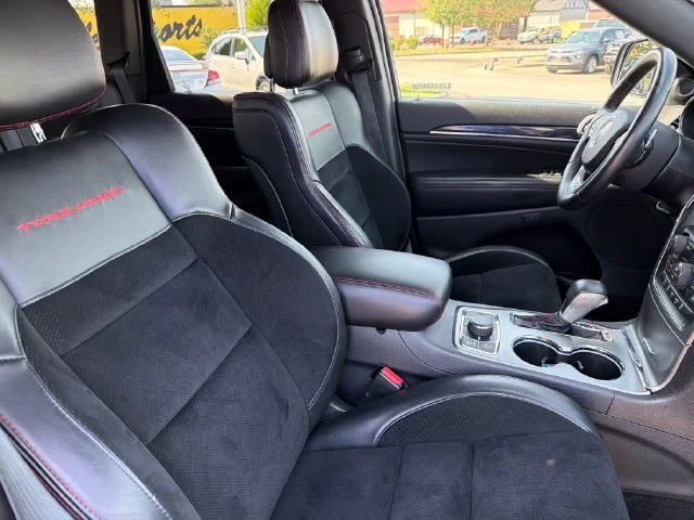 Used 2018 Gray Jeep Trailhawk image 25