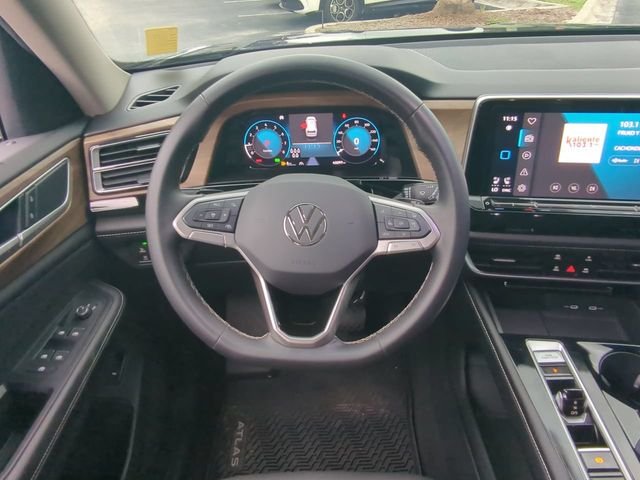 Used 2024 Gray Volkswagen 2.0T SE w/Technology image 16