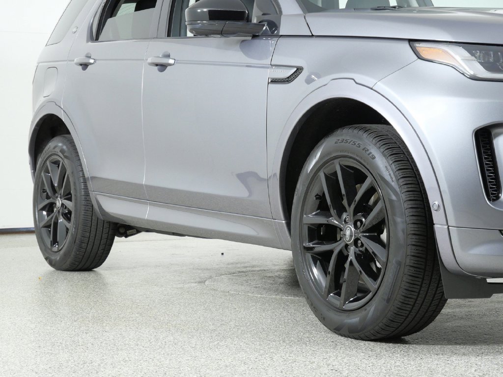 Used 2024 Gray Land Rover S image 7