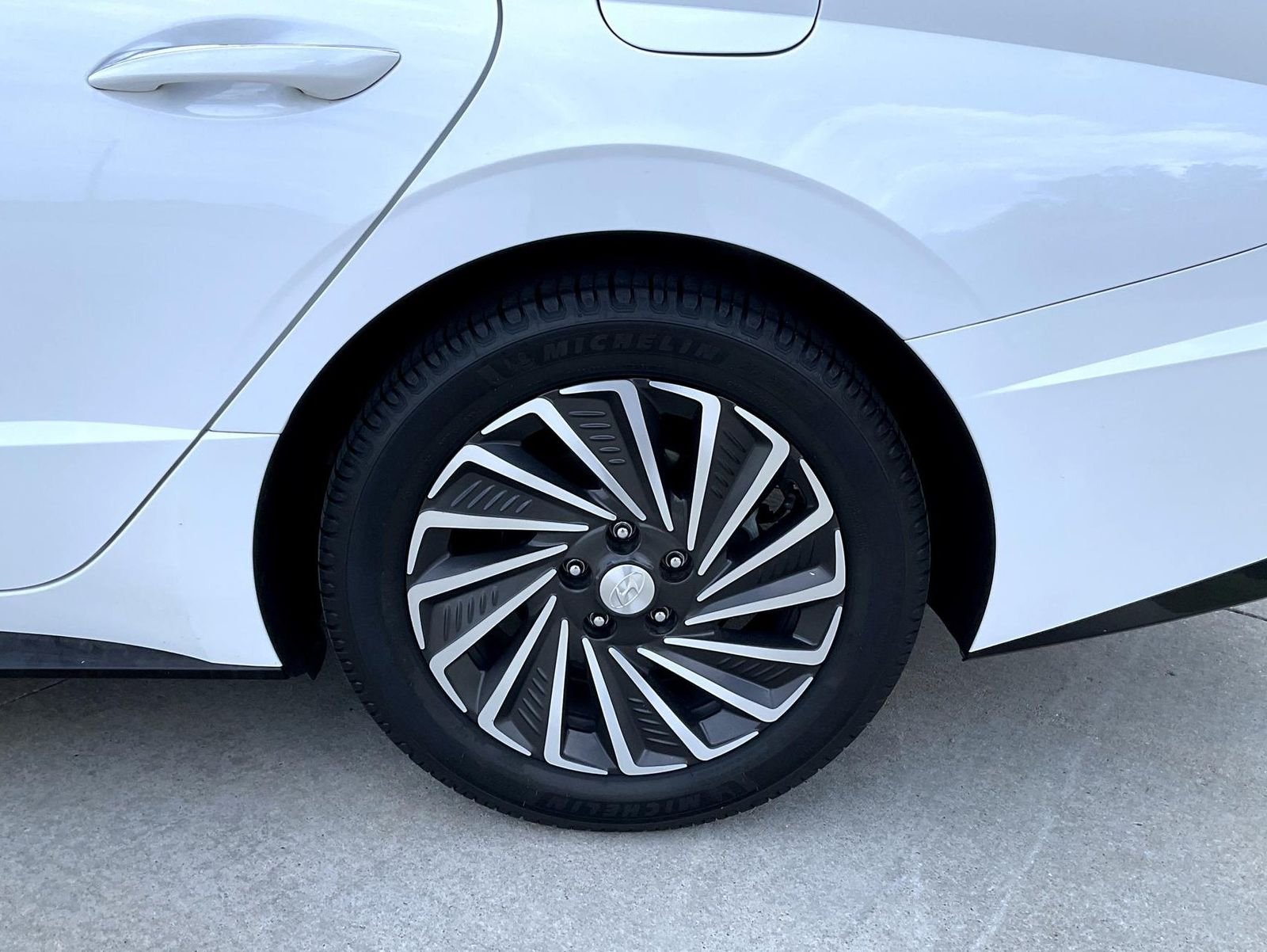 Certified Used 2023 White Hyundai SEL image 21