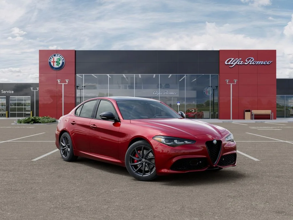 New 2025 Alfa Rosso (Red) Exterior Paint Alfa Romeo Base image 5