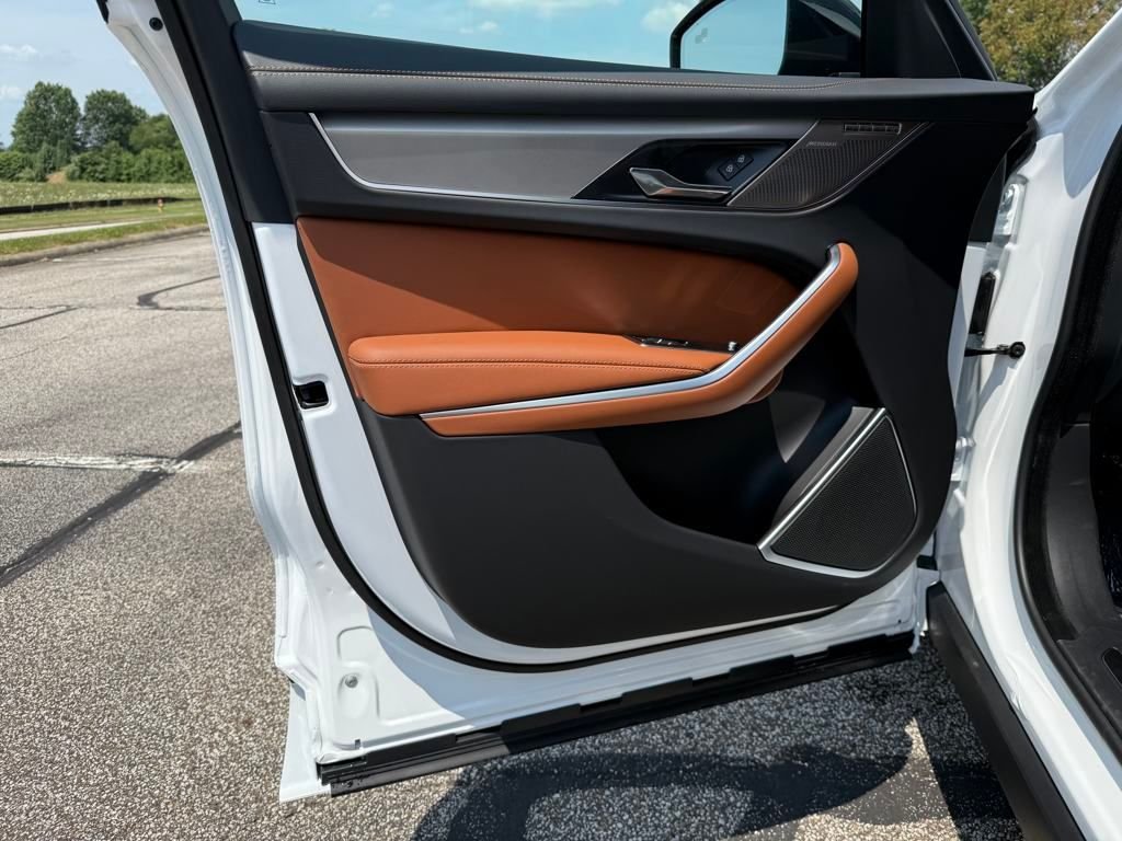 2026 Jaguar F-Pace R-Dynamic S - Photo 10