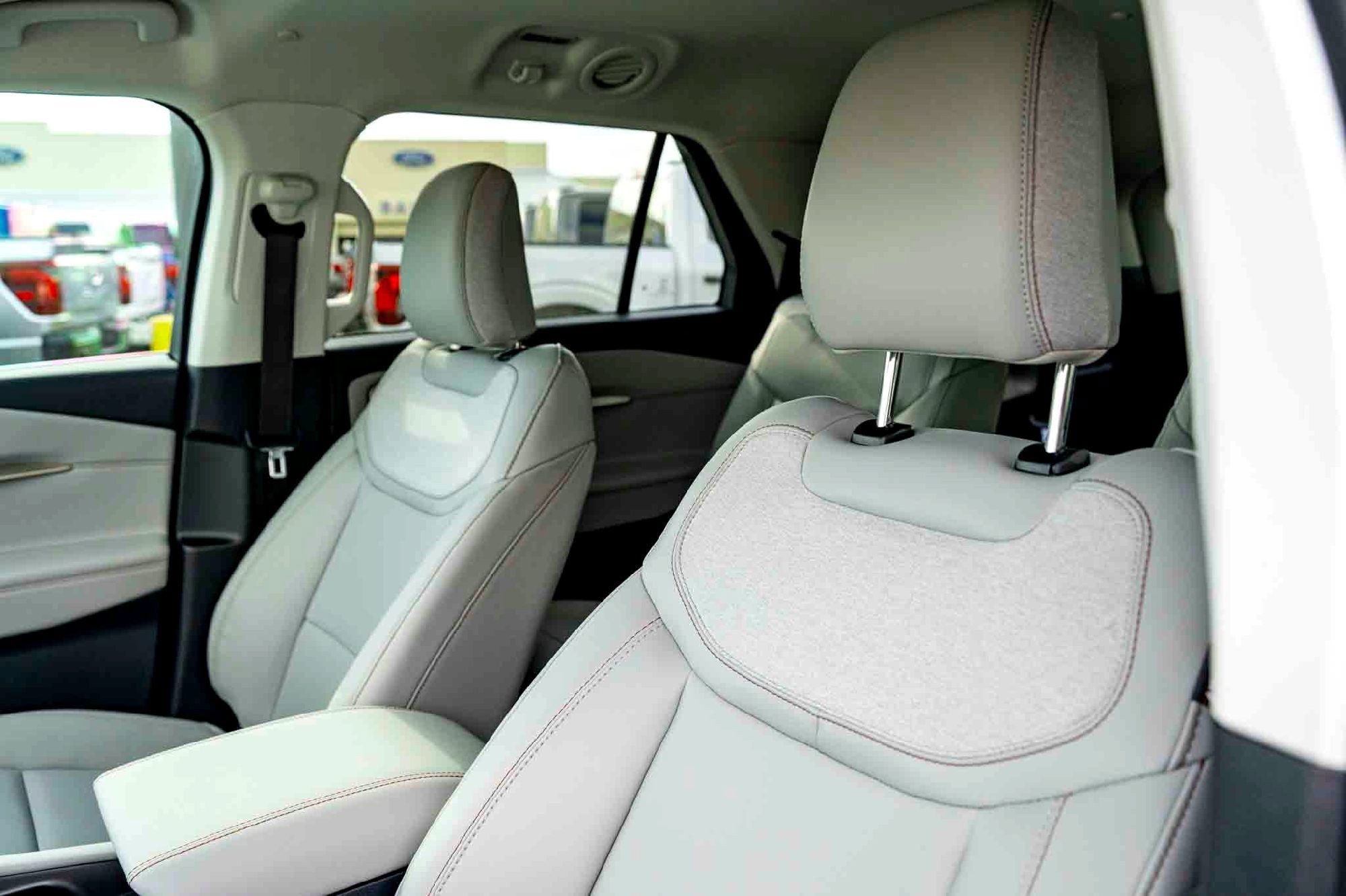 New 2026 Star White Metallic Tri-Coat Ford Active image 9