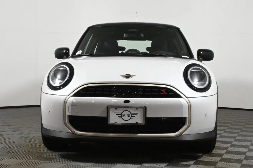 Used 2025 White MINI  image 10
