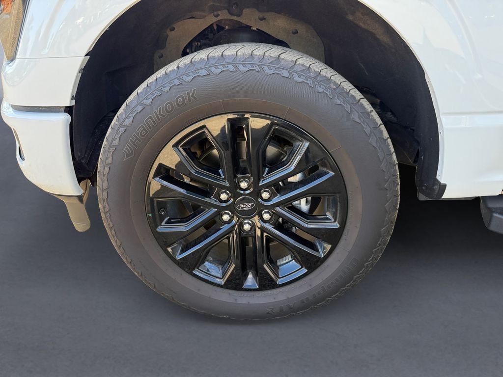Used 2025  Ford Lariat image 10