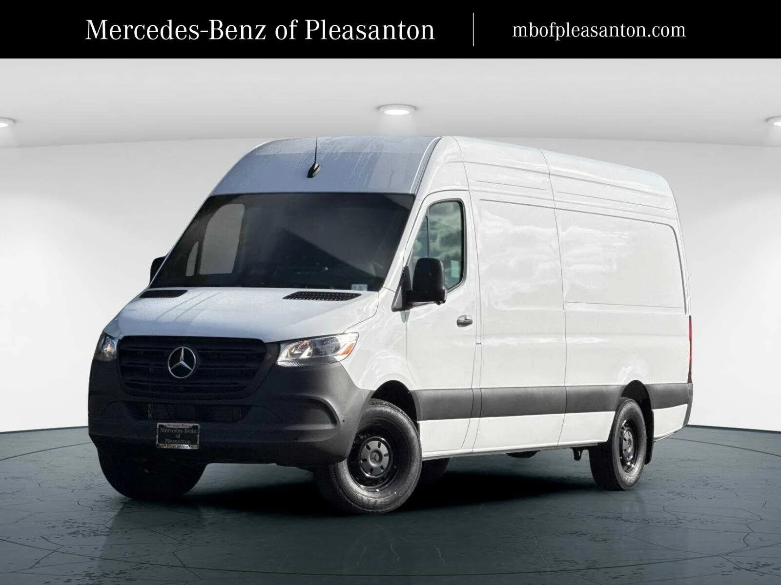 2026 Mercedes-Benz Sprinter 2500 170 WB High Roof's photo