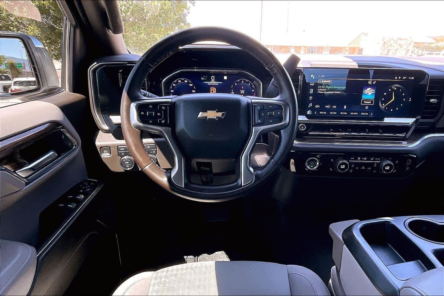 2023 Chevrolet Silverado 1500 LT - Photo 6
