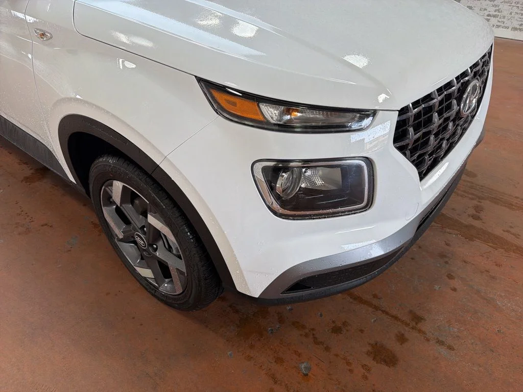 Used 2026 Lunar White Hyundai SEL image 9