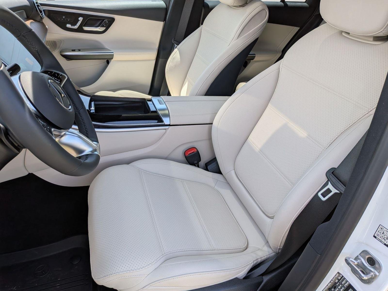 Used 2026 Polar White Mercedes-Benz GLC 300 image 23