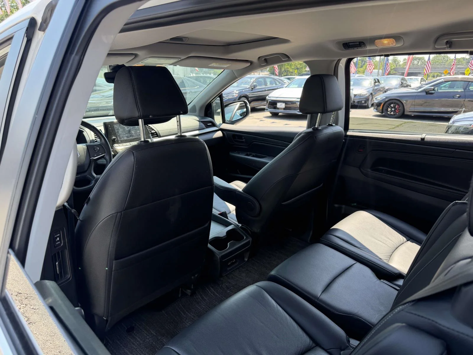 Used 2023 White Honda EX-L image 18