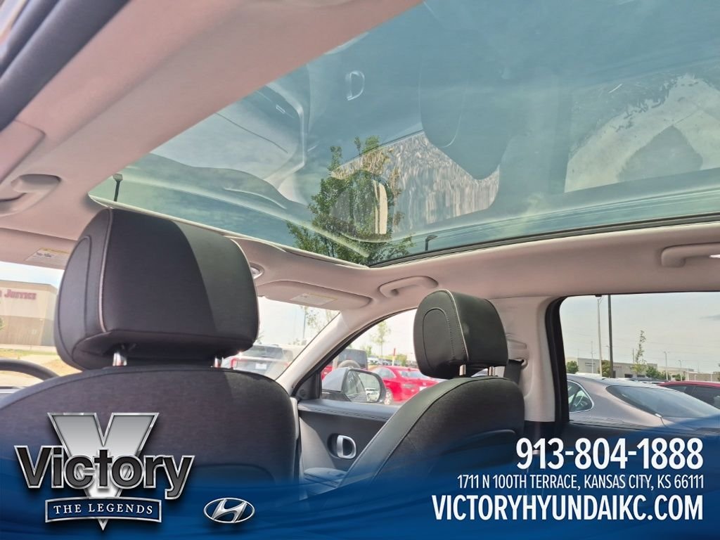 Used 2023 Green Hyundai Limited image 16