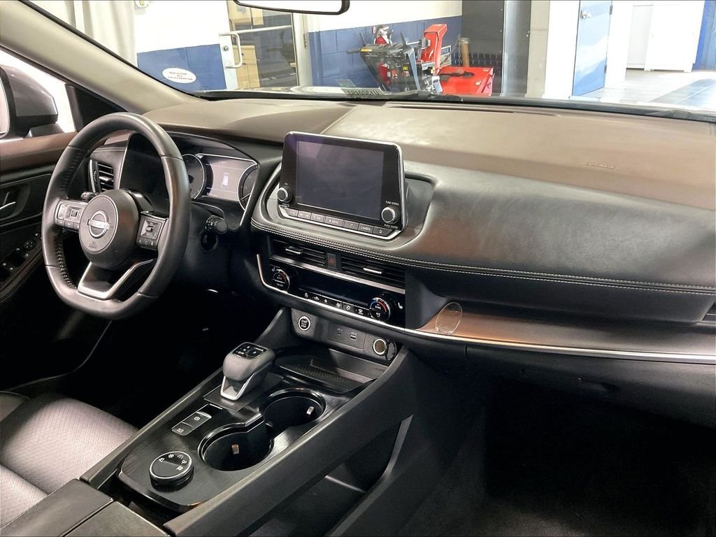 Used 2023 Gray Nissan SV image 14