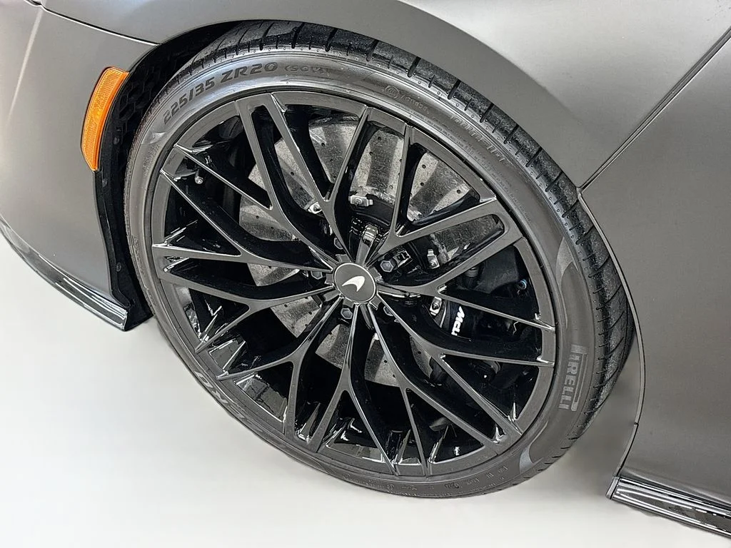Used 2025 White McLaren TechLux image 28