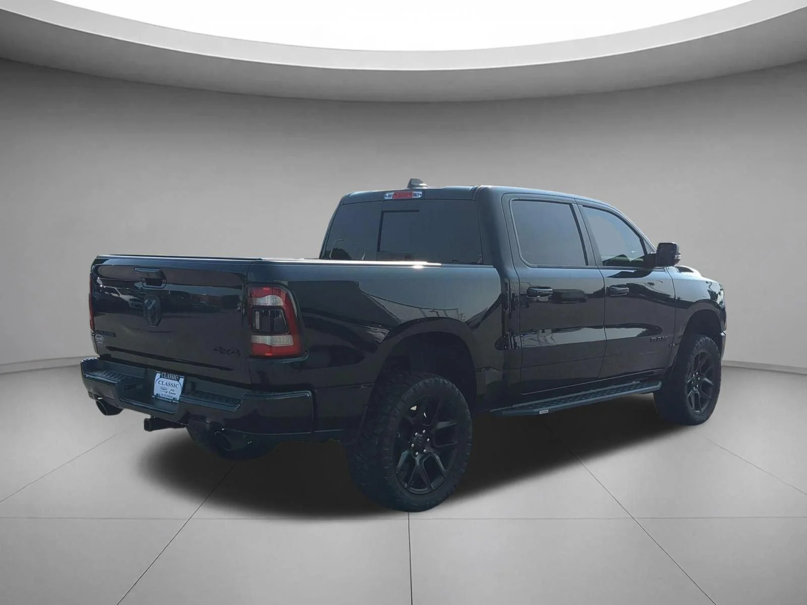 Used 2024  RAM TRUCK LARAM image 5