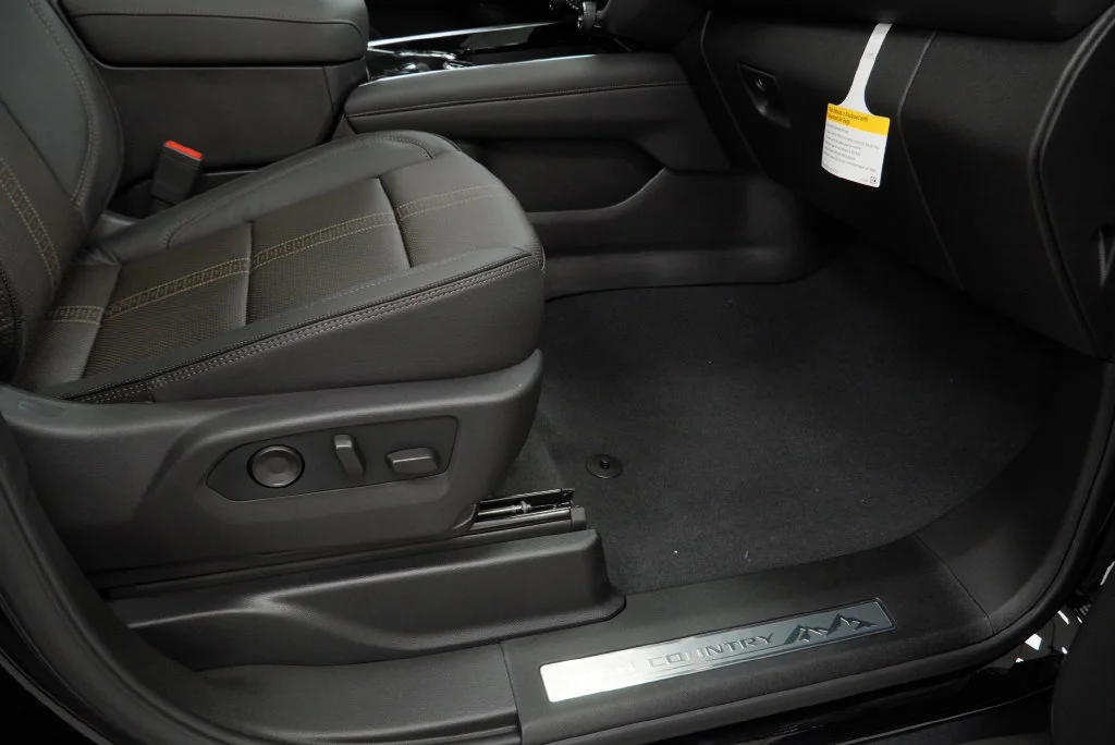 New 2026 Black Chevrolet High Country image 32