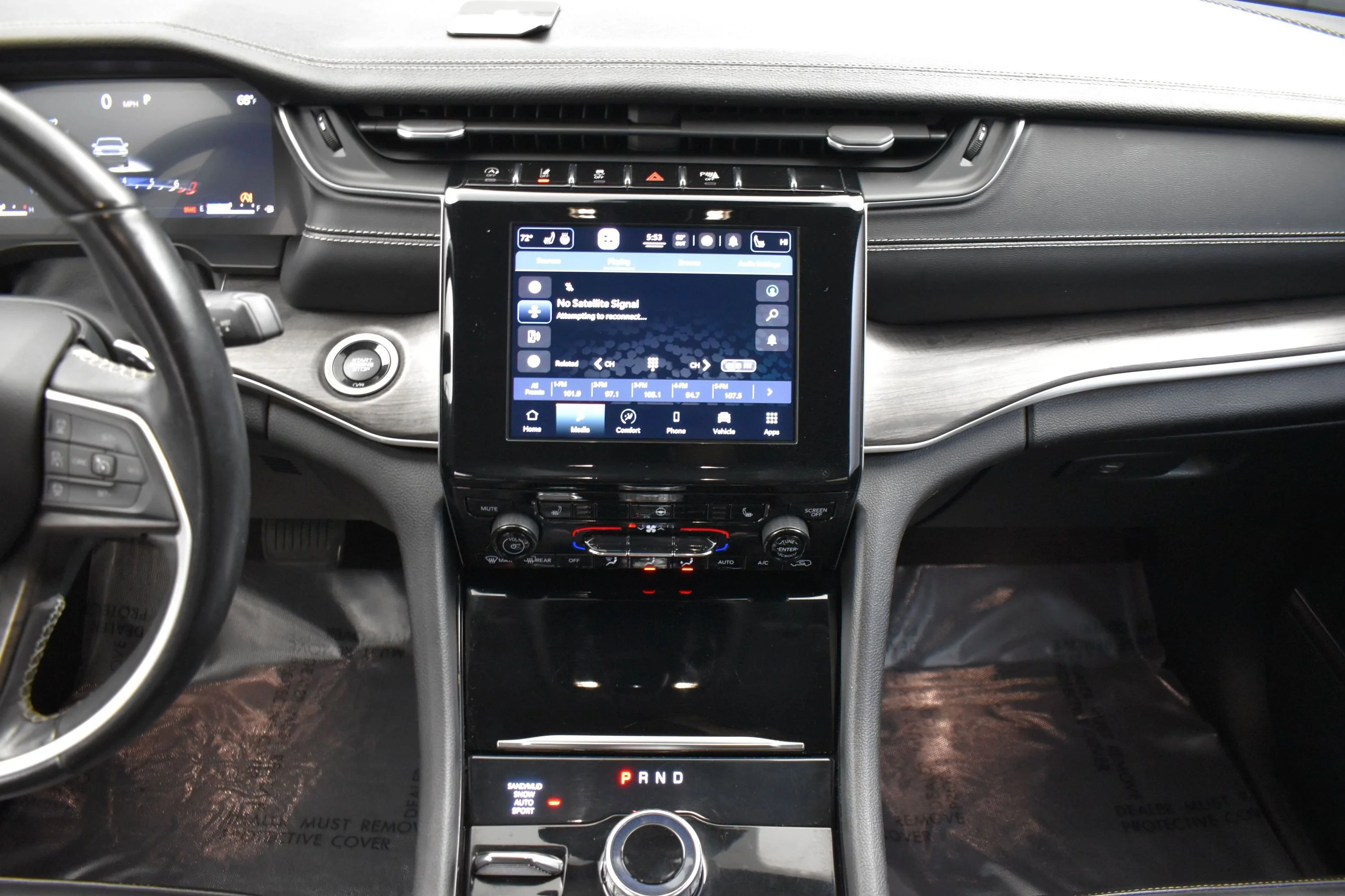 Used 2021 Diamond Black Crystal Pearlcoat Jeep Limited image 17