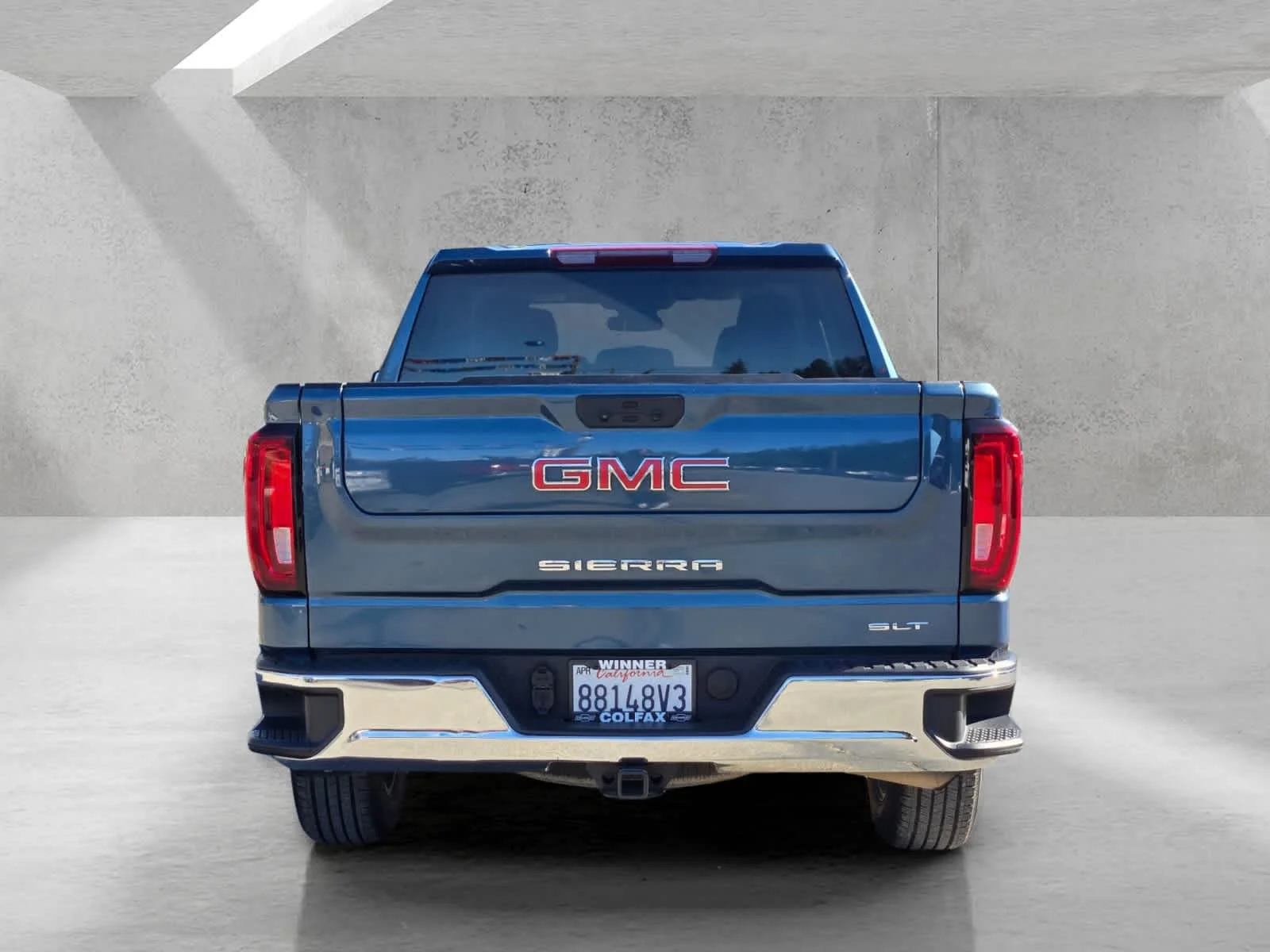 Used 2024 Downpour Metallic GMC SLT image 5