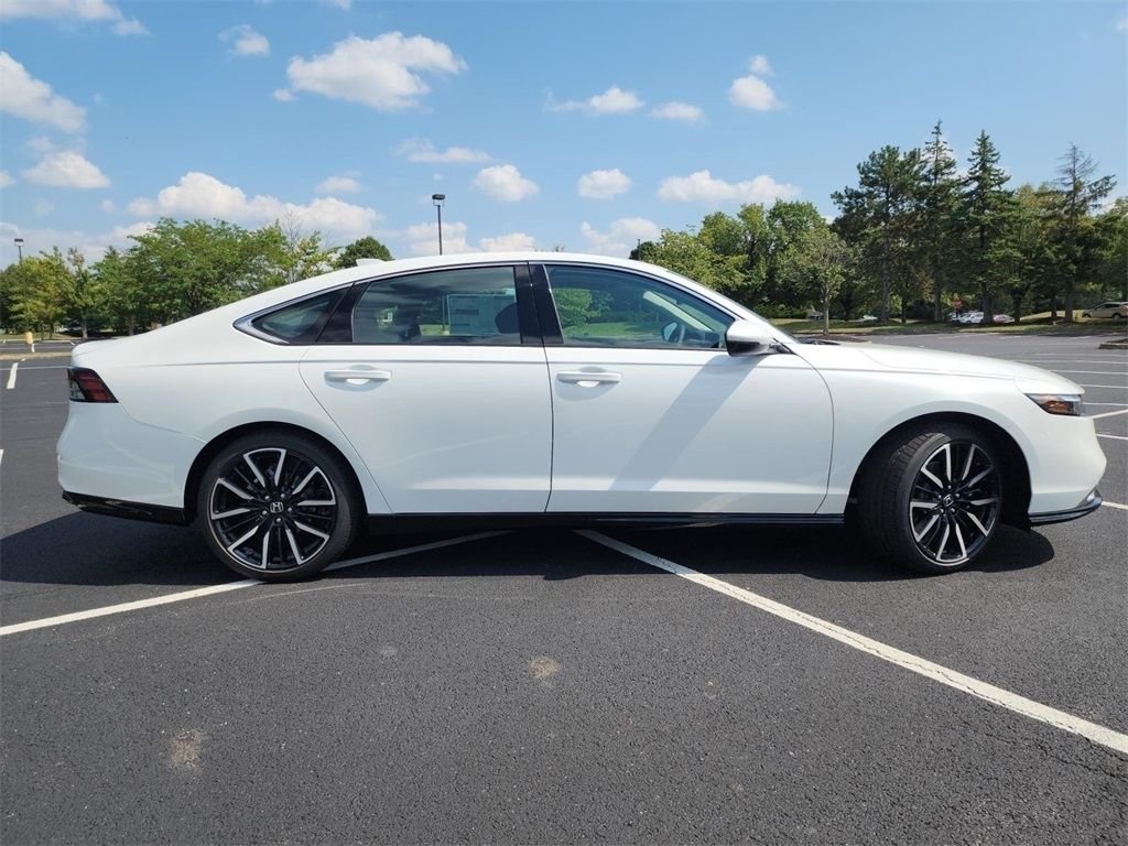 Certified Used 2025 Crystal Black Pearl Honda Touring image 28