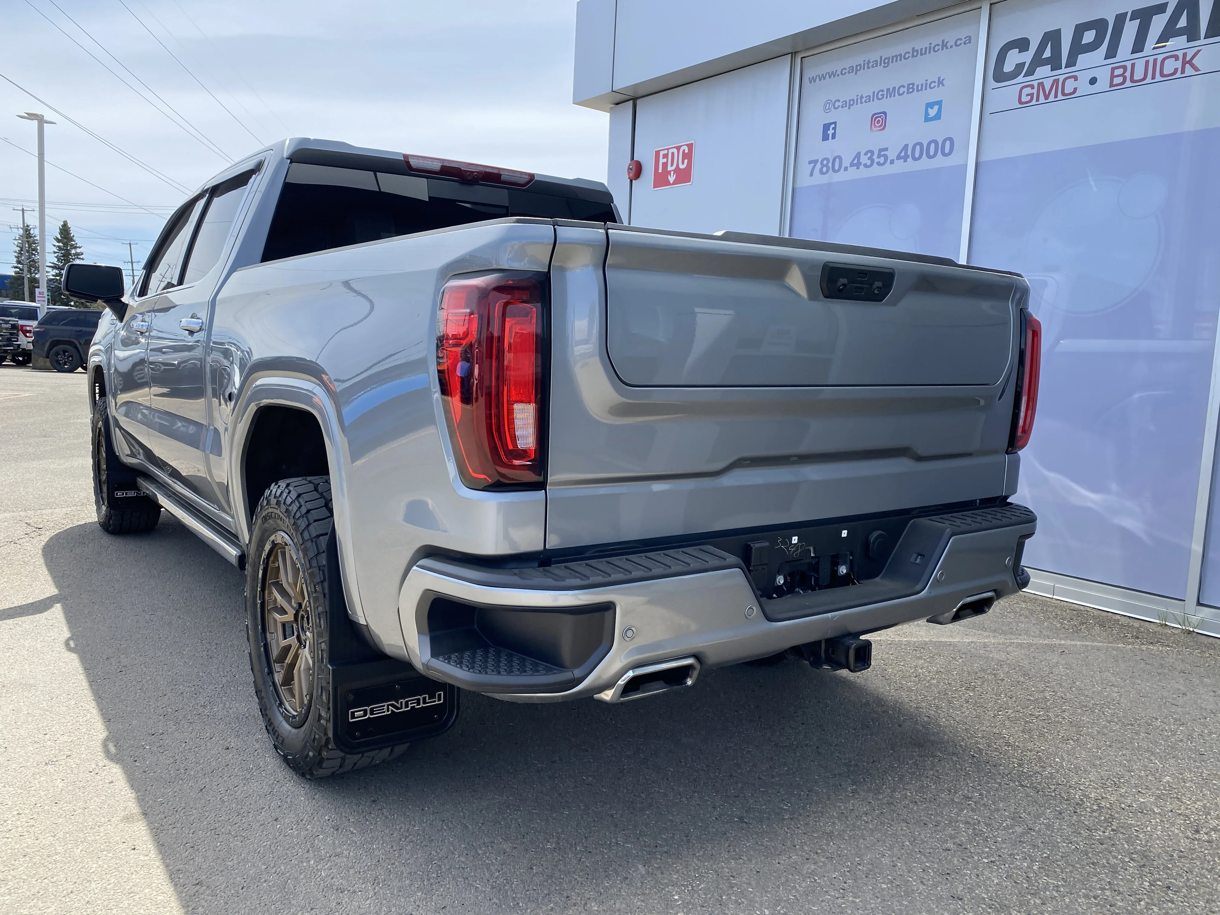 Certified Used 2025 Silver GMC Crew Cab Denali * LIFTED * A/M WHEELS AND TIRES * TECH * image 3