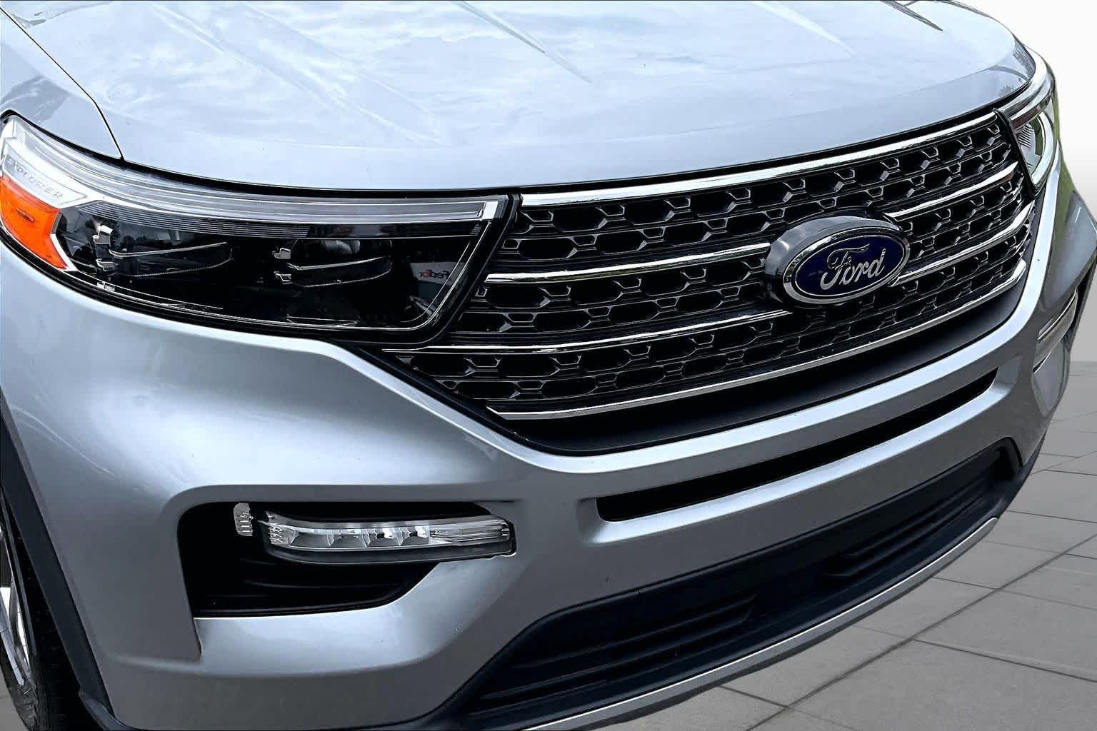 Used 2022 Iconic Silver Ford XLT image 30