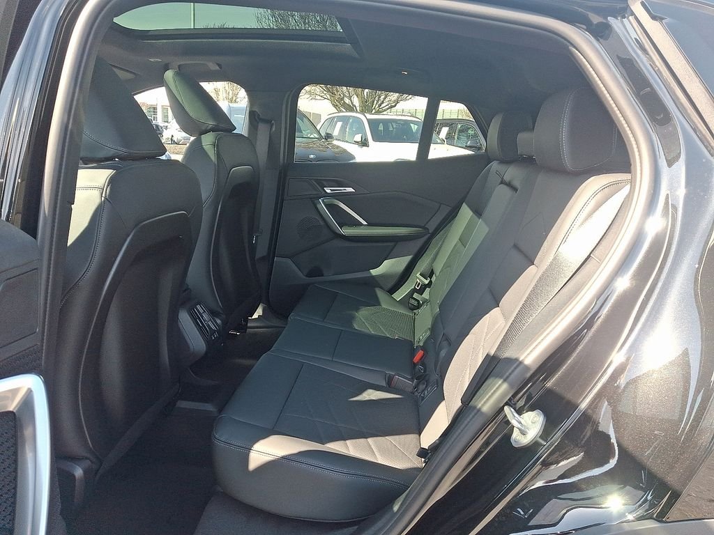 Used 2026 Black Sapphire Metallic BMW xDrive28i image 5