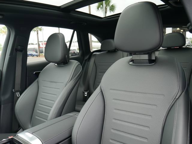 New 2026 Cirrus Silver Metallic Mercedes-Benz GLC 300 image 39