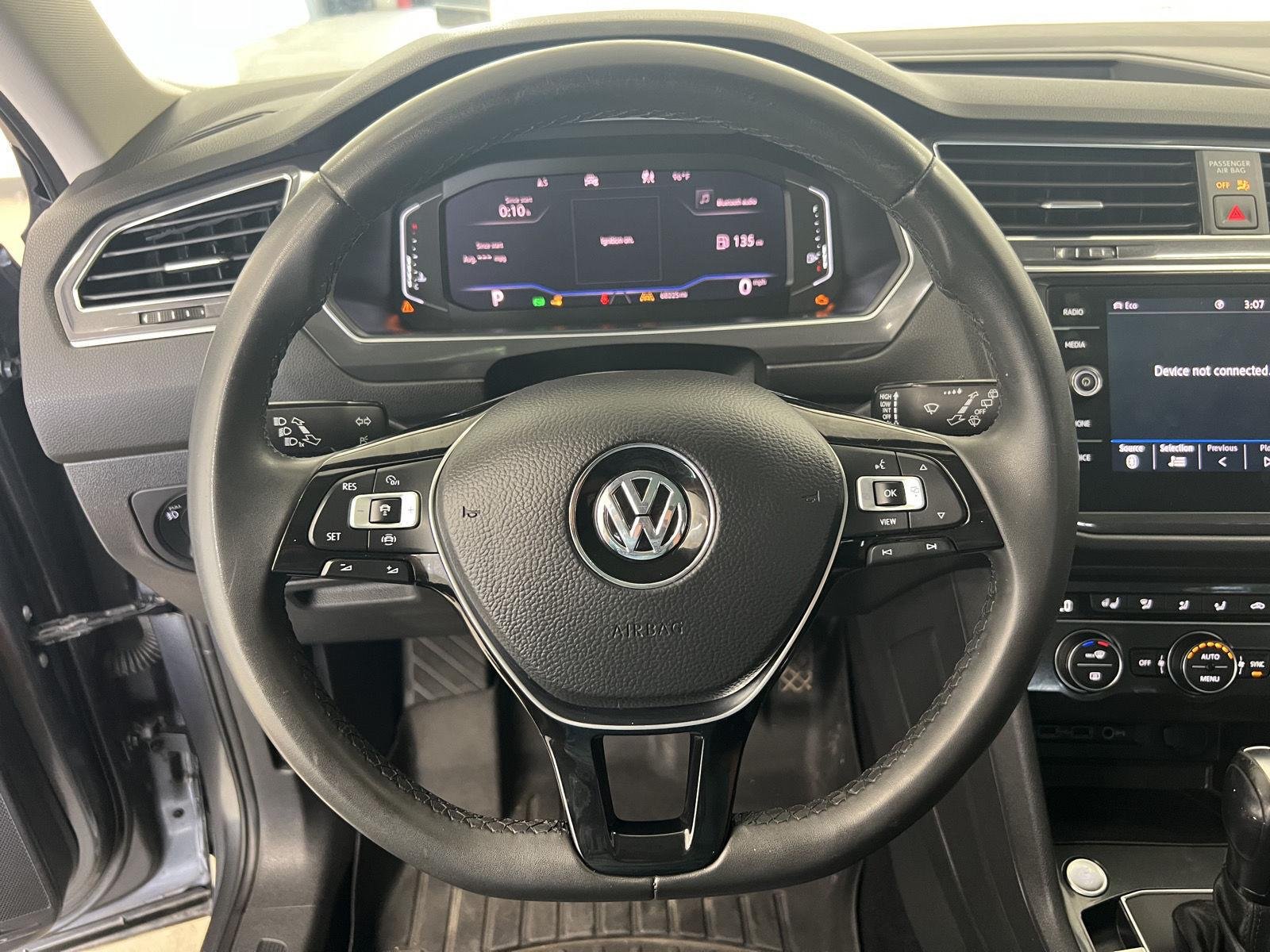 Used 2020 Platinum Gray Metallic Volkswagen SEL image 15