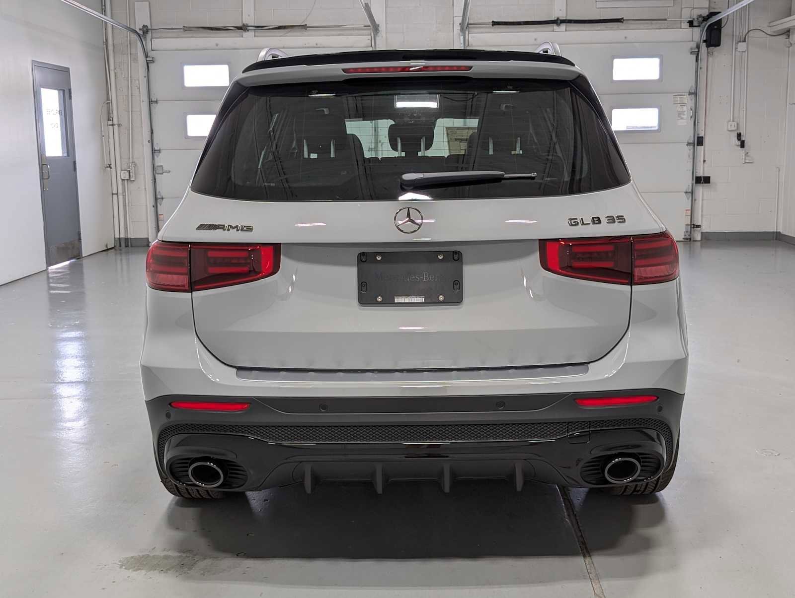 2026 Mercedes-Benz GLB AMG GLB 35 - Photo 8