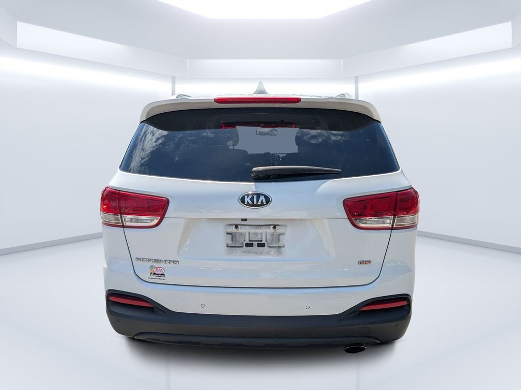 Used 2017 White Kia LX image 4