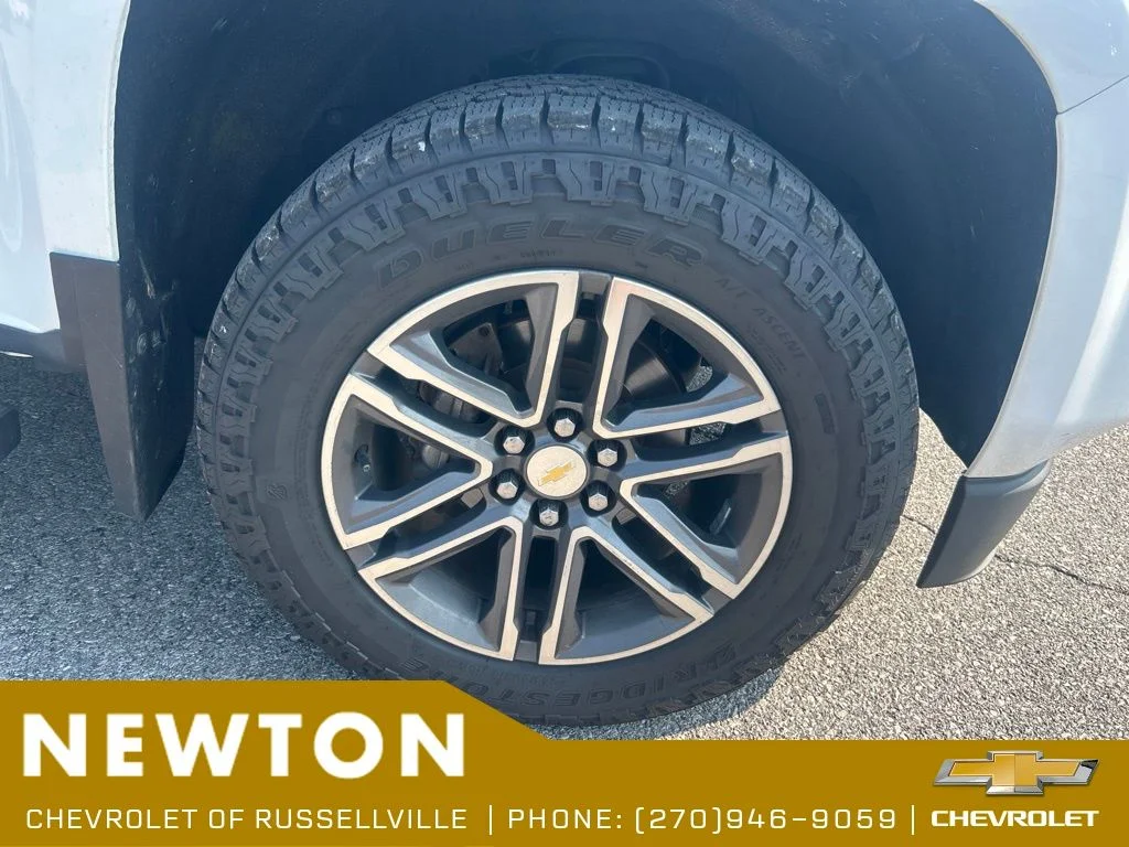 Used 2019 Summit White Chevrolet LT image 17