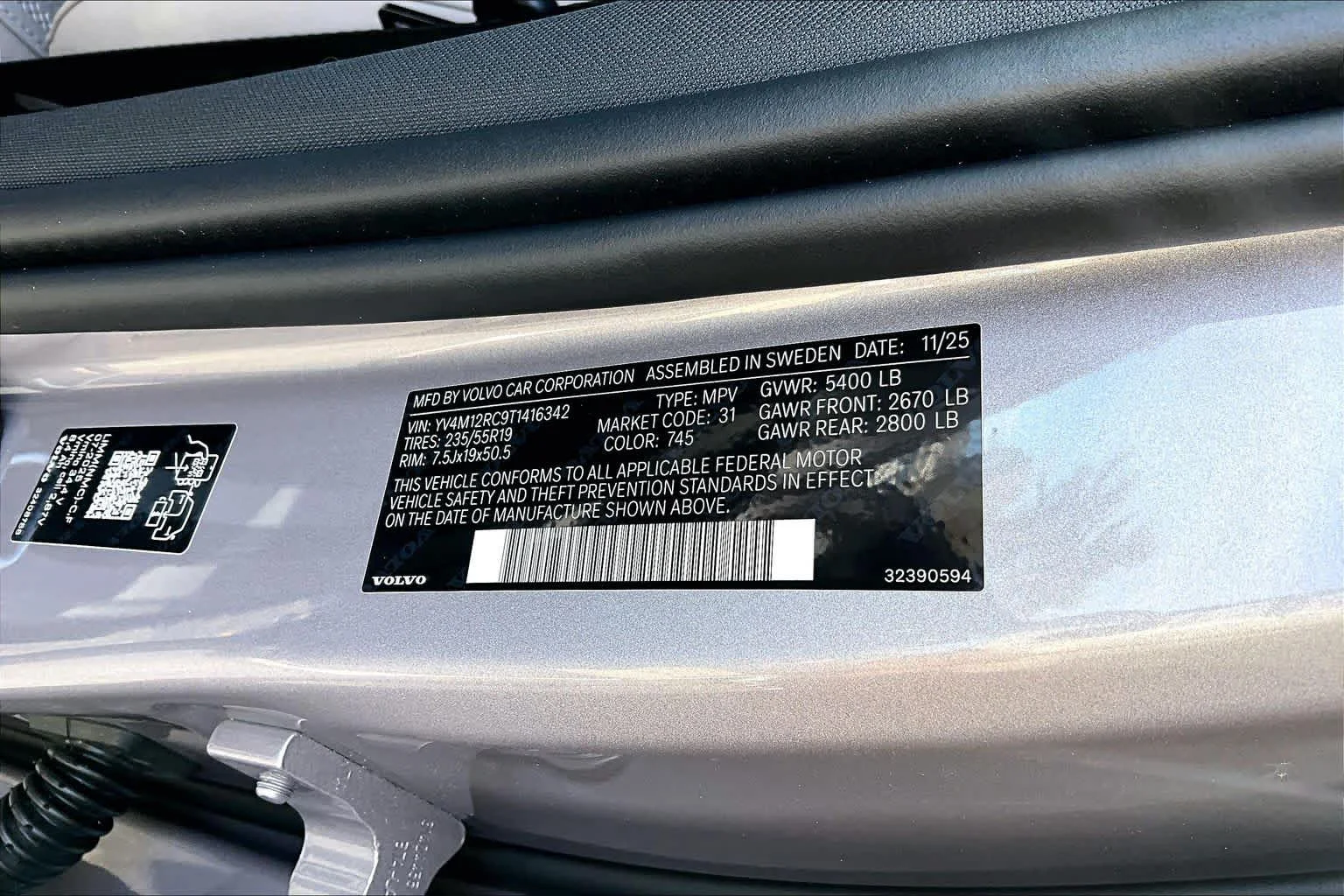 New 2026 AURORA SILVER Volvo Plus image 12