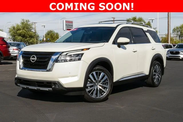 2025 Nissan Pathfinder Platinum 2WD's photo