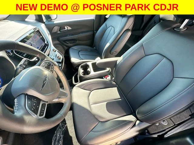 New 2026 Red Hot Pearl-Coat Exterior Paint Chrysler Select image 22