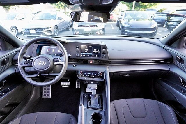 Used 2026 Gray Hyundai SEL Sport image 15