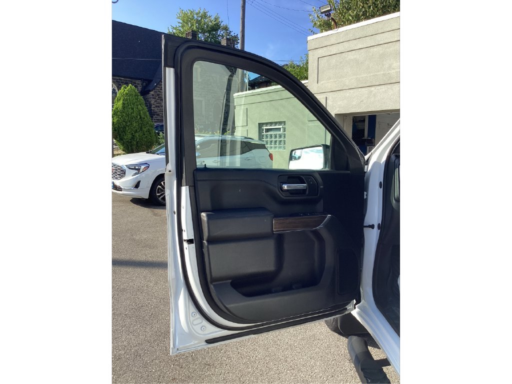 Used 2021 SUMMIT WHITE Chevrolet RST image 15