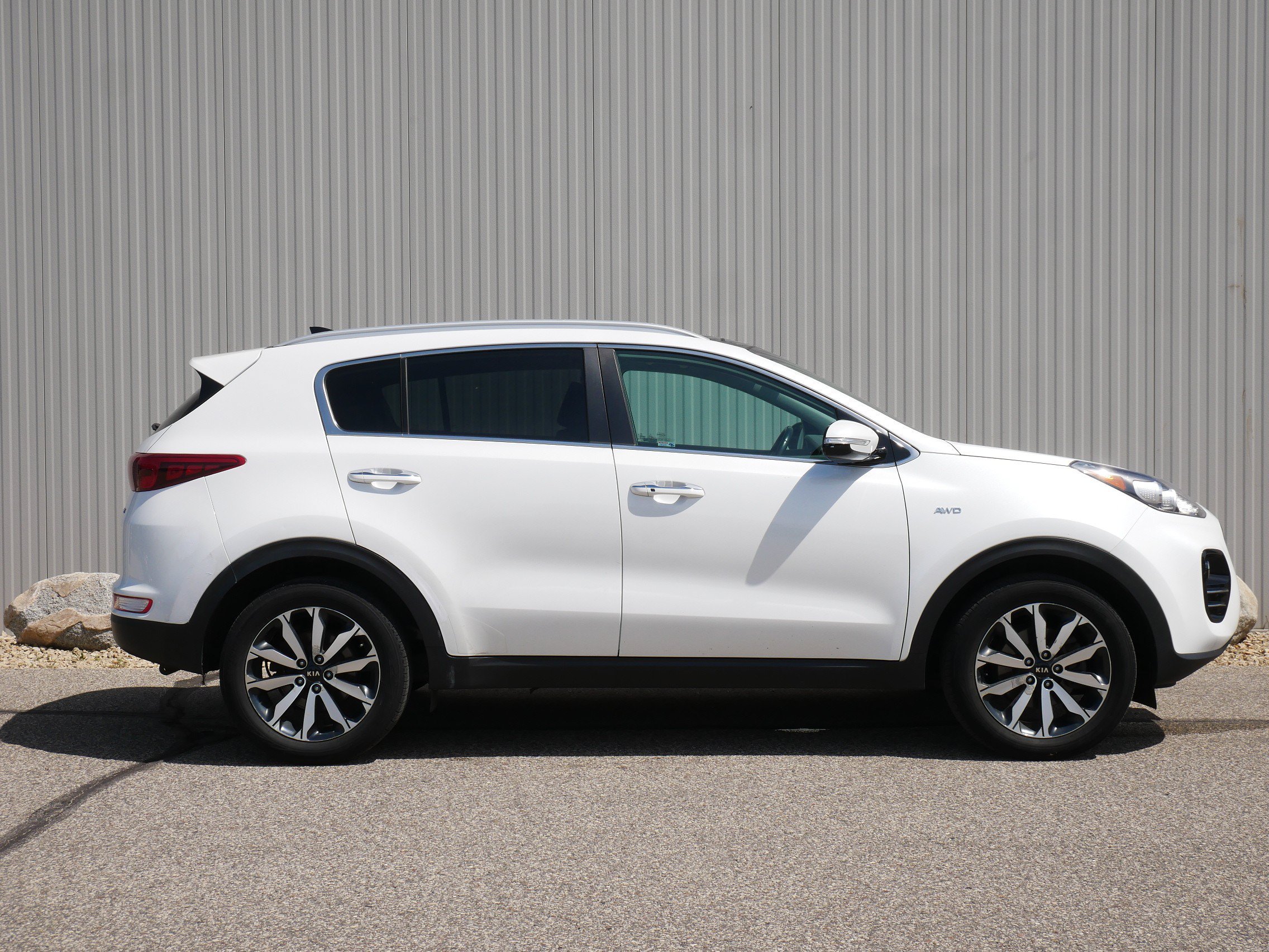 Used 2017 Snow White Pearl Kia EX image 6