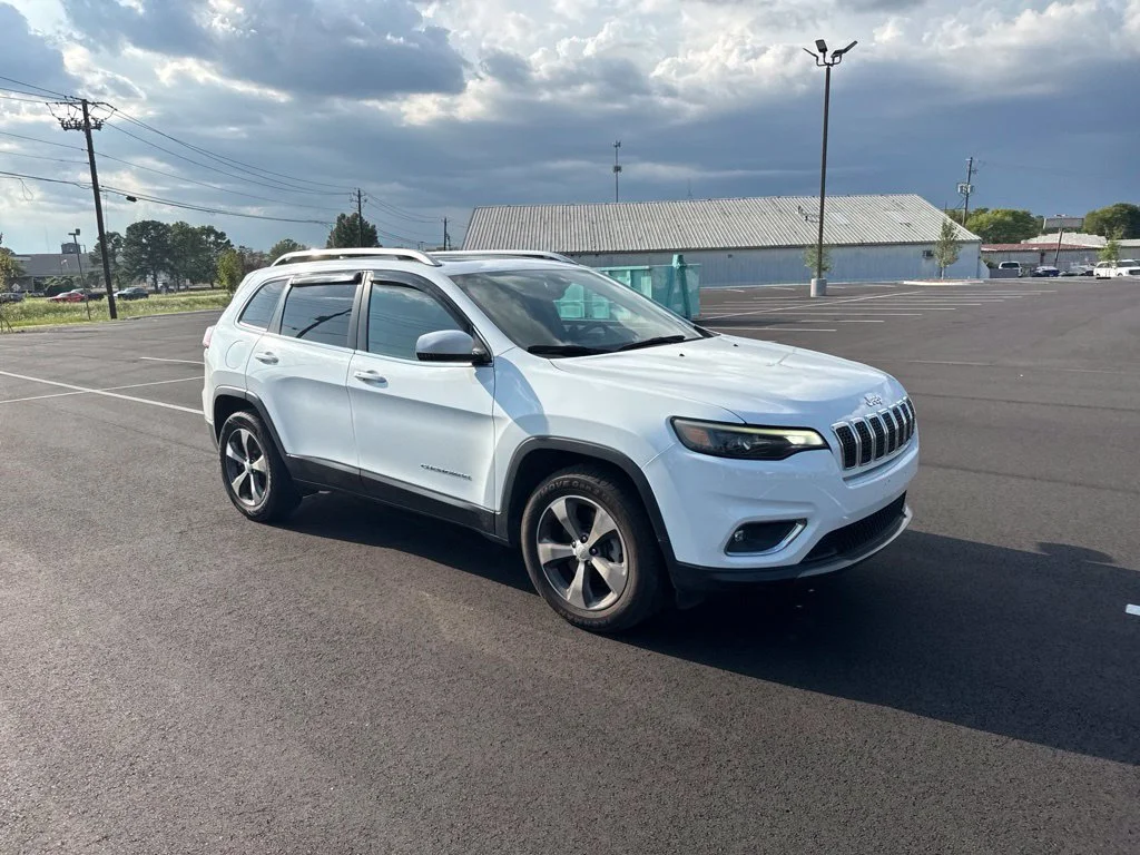 Used 2019 White Jeep Limited image 17