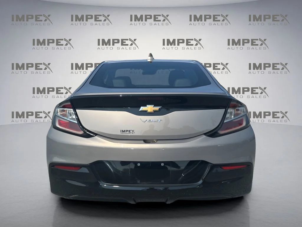 Used 2017 Gray Chevrolet LT image 4