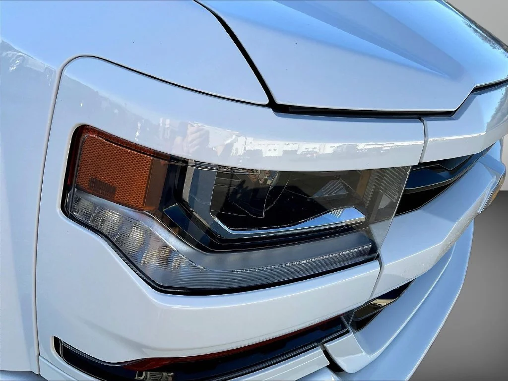 Used 2016 White Chevrolet LT image 34