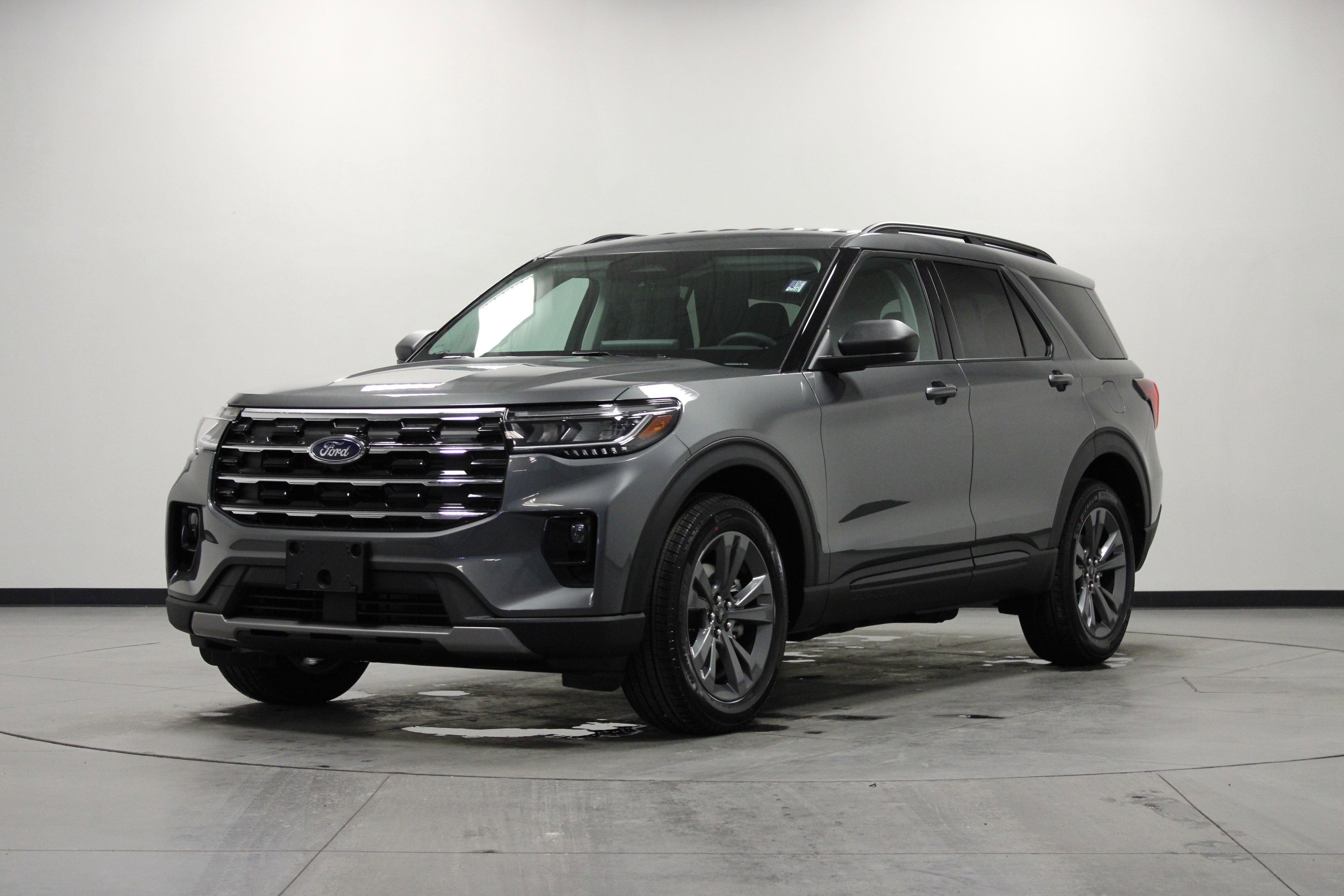 New 2026 Carbonized Gray Metallic Ford Active image 8