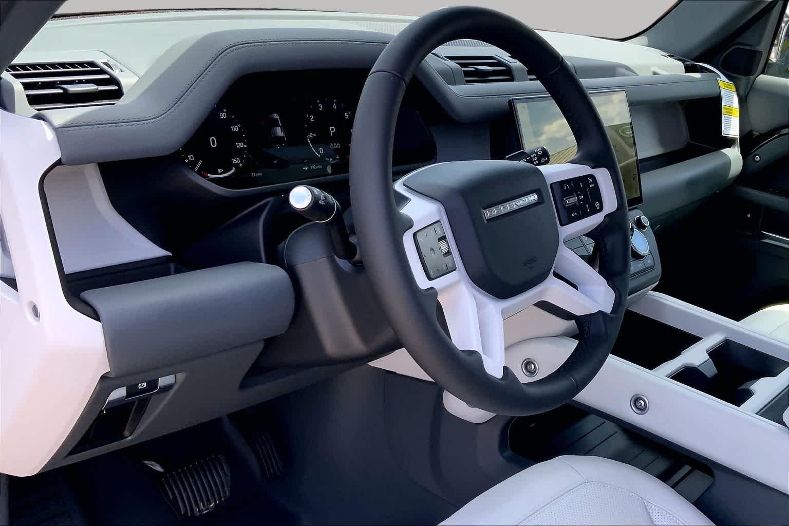 New 2026 Santorini Black Land Rover S image 8