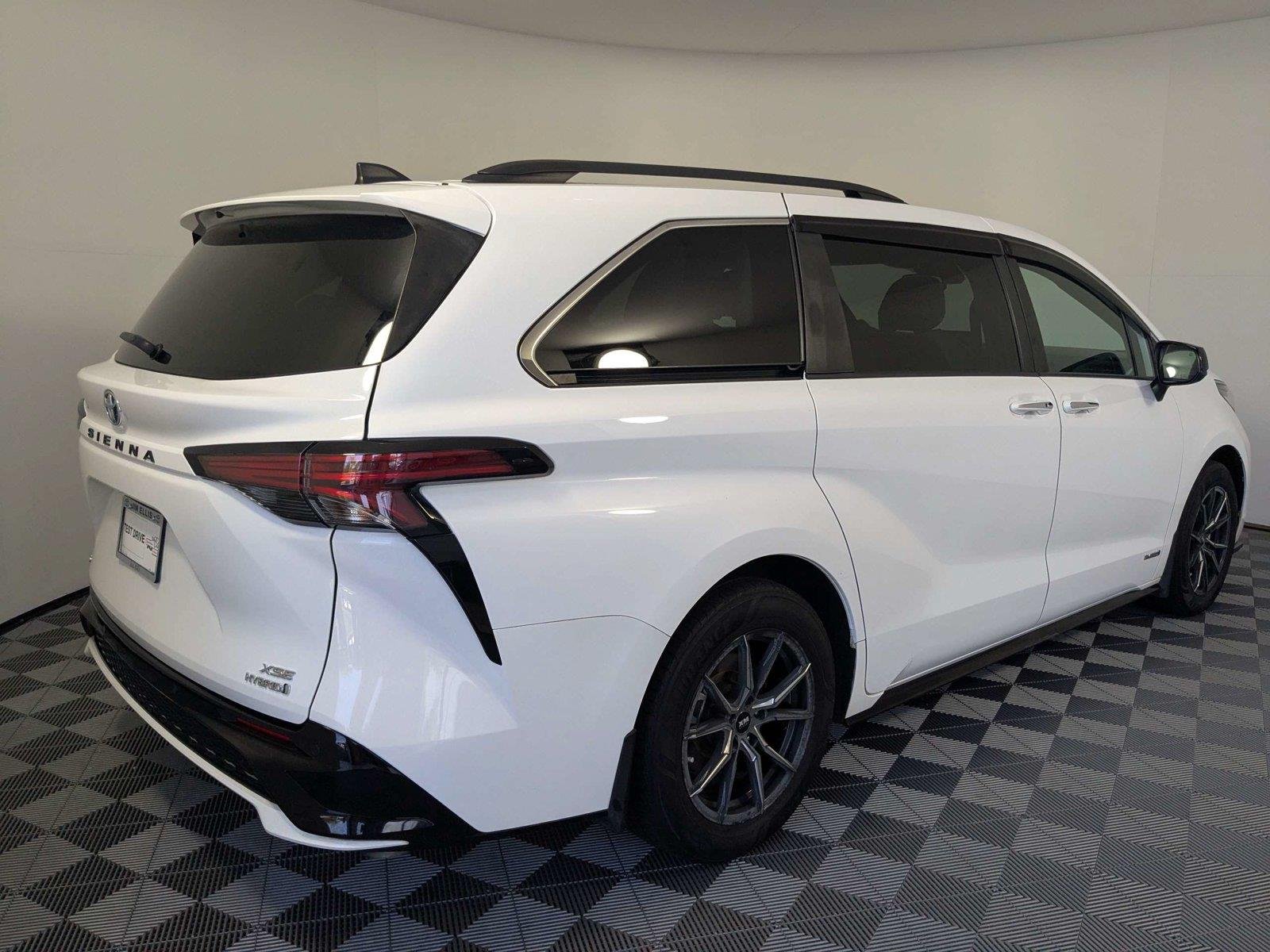 Used 2021 Super White Toyota XSE image 5