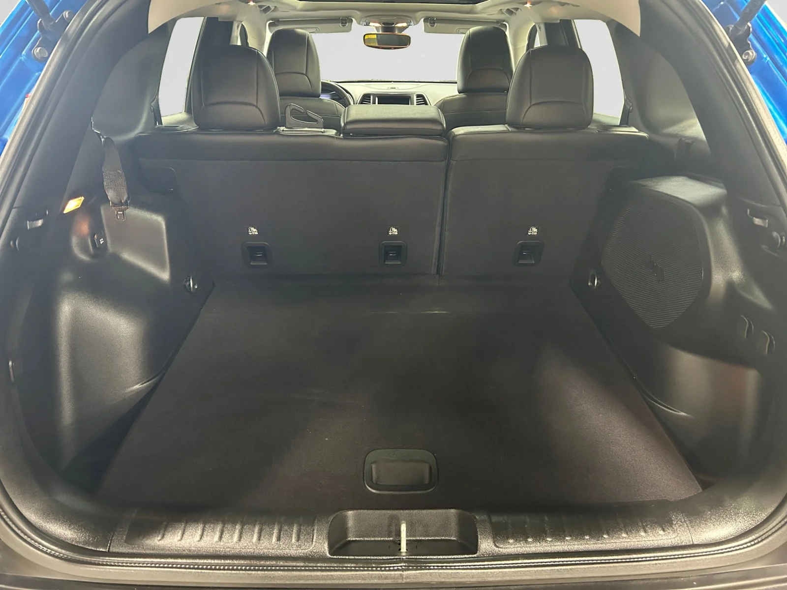 Used 2021 Hydro Blue Pearl Jeep ALTITUDE LEATHER ROOF LOW KMS image 10